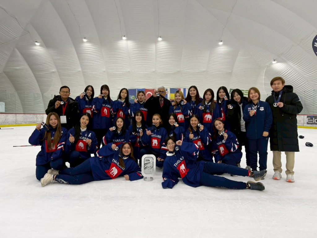 ทีมฮอกกี้น้ำแข็งหญิงทีมชาติไทยคว้าเหรียญเงิน World Championship Division III, Group A ที่ซาเกรป ประเทศโครเอเชีย